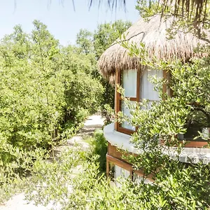 **** Hotel Mamasan Treehouses & Mexique
